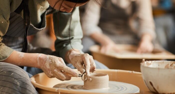 What ceramics courses to attend in Los Angeles: useful tips