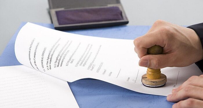 Коли потрібно та як виконується нотаріальний переклад документів