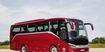 Пассажирские перевозки в Польшу с компанией LeoBus: преимущества и условия