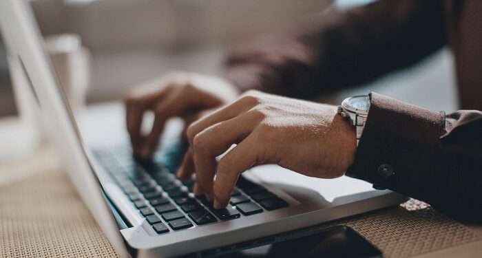 Adaptive software development: features and benefits of the service