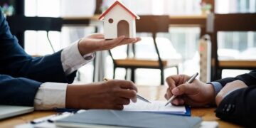 Understanding the role of notary services in real estate transactions