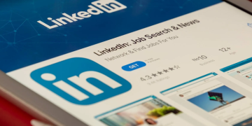 Социальная сеть LinkedIn: особенности работы и достоинства