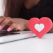 How to Chat with Guys Online: Texting and Dating Tips